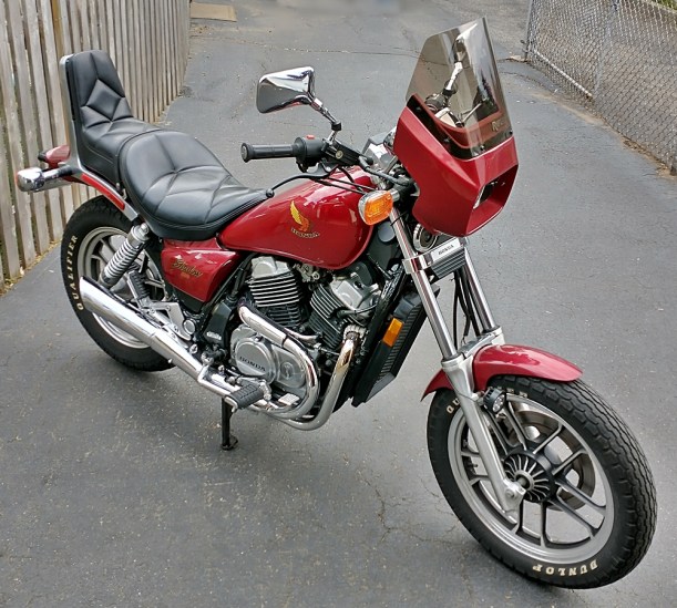 1 1986 Honda VT500C Right--